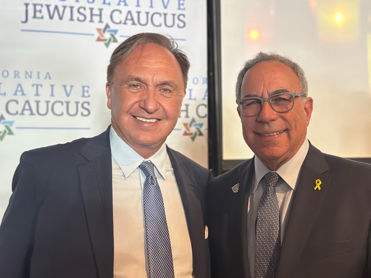 Lester Friedman with Assemblymember Rick Chavez Zbur at a California Legislative Jewish Caucus event